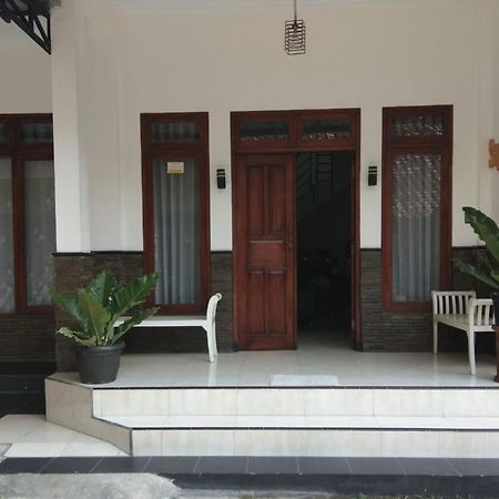 Sayana Homestay Sleman  Eksteriør bilde